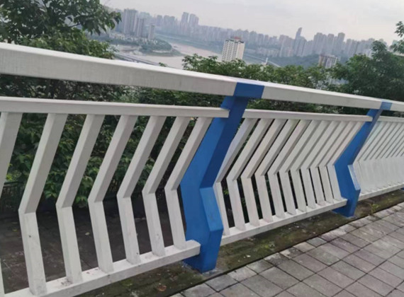 金属栏杆